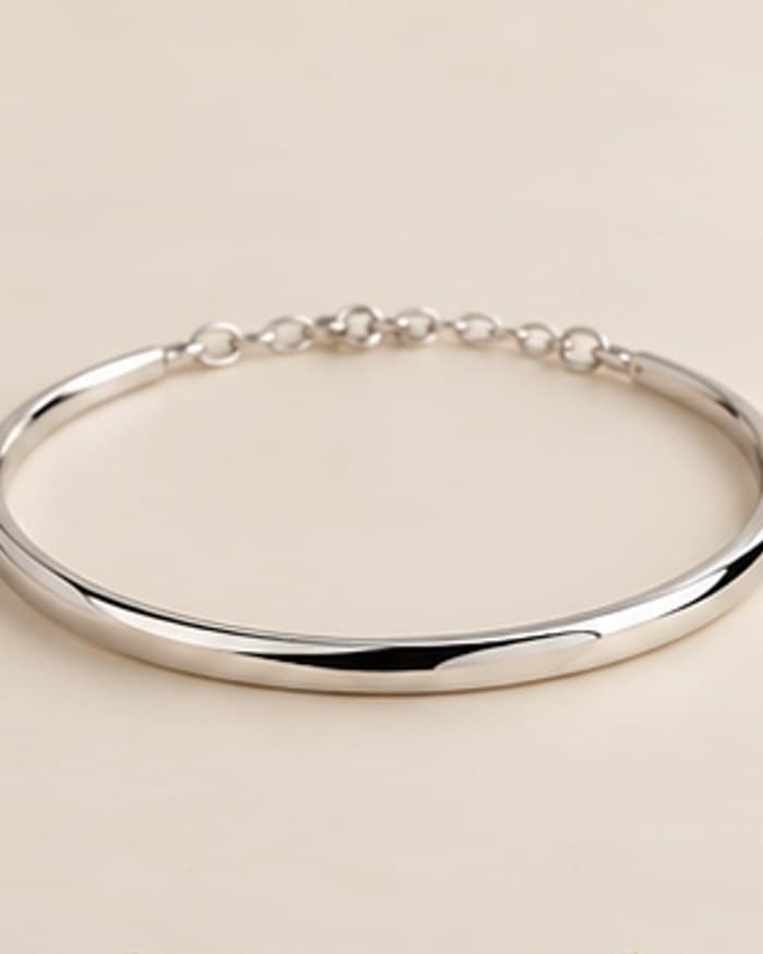 The Tara Silver Bracelet detail view
